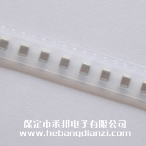 �NƬ���0.1uF ���b1812 �͉�250V